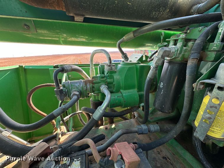 image for item EJ3451 1989 John Deere 9600 combine