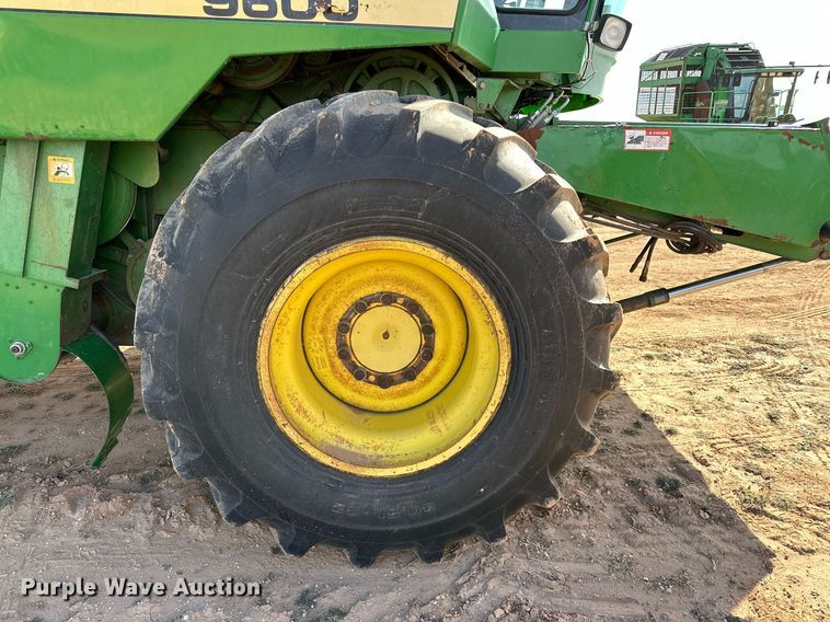 image for item EJ3451 1989 John Deere 9600 combine