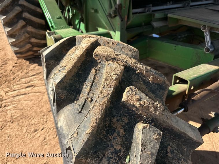 image for item EJ3451 1989 John Deere 9600 combine