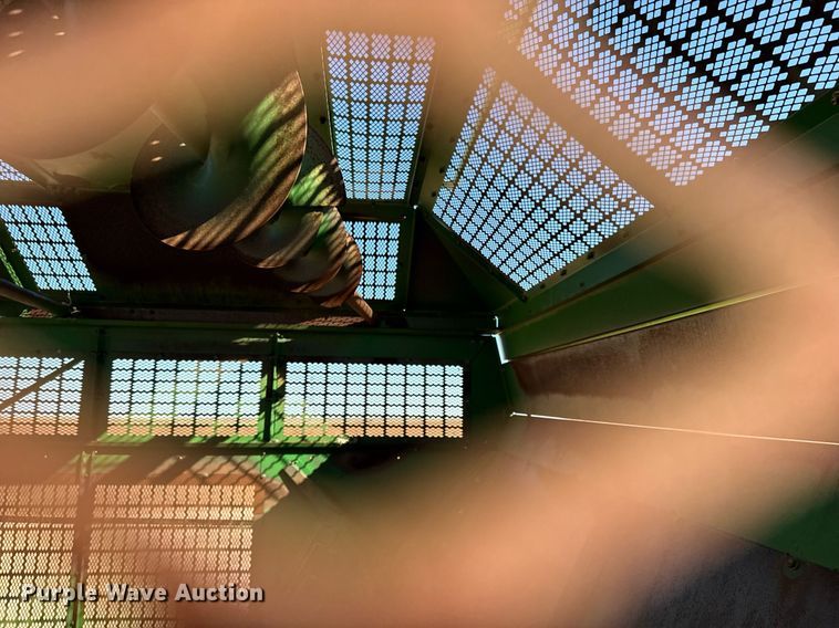 image for item EJ3452 2005 John Deere 7460 cotton stripper