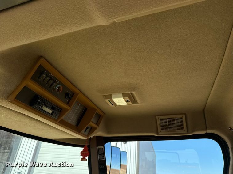 image for item EJ3452 2005 John Deere 7460 cotton stripper