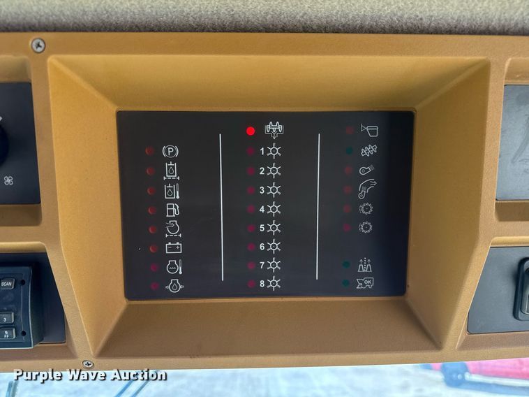 image for item EJ3452 2005 John Deere 7460 cotton stripper