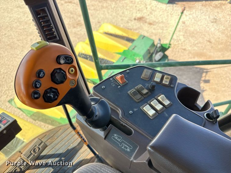 image for item EJ3452 2005 John Deere 7460 cotton stripper