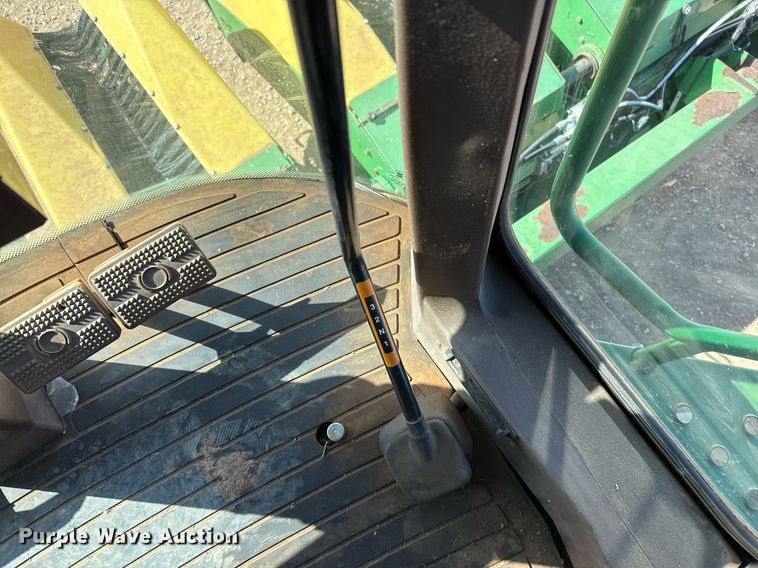 image for item EJ3452 2005 John Deere 7460 cotton stripper