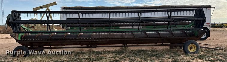 image for item EJ3455 1995 John Deere 930 rigid head