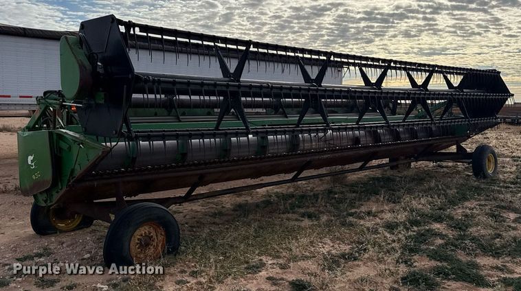 image for item EJ3455 1995 John Deere 930 rigid head