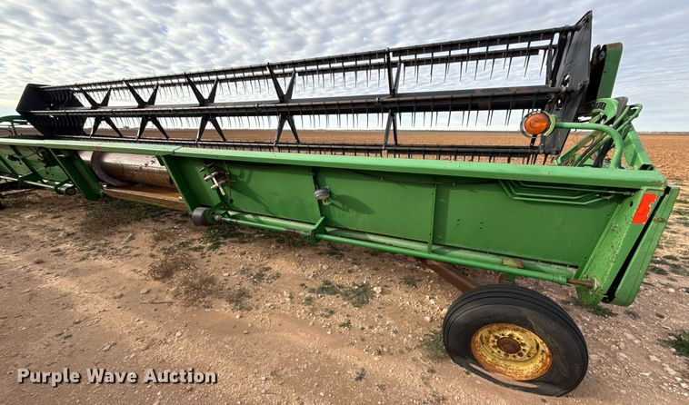 image for item EJ3455 1995 John Deere 930 rigid head