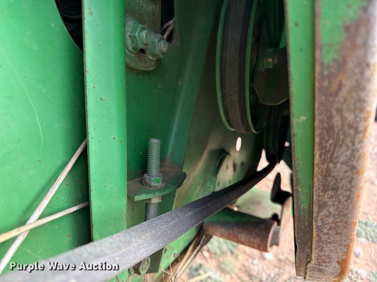 image for item EJ3455 1995 John Deere 930 rigid head