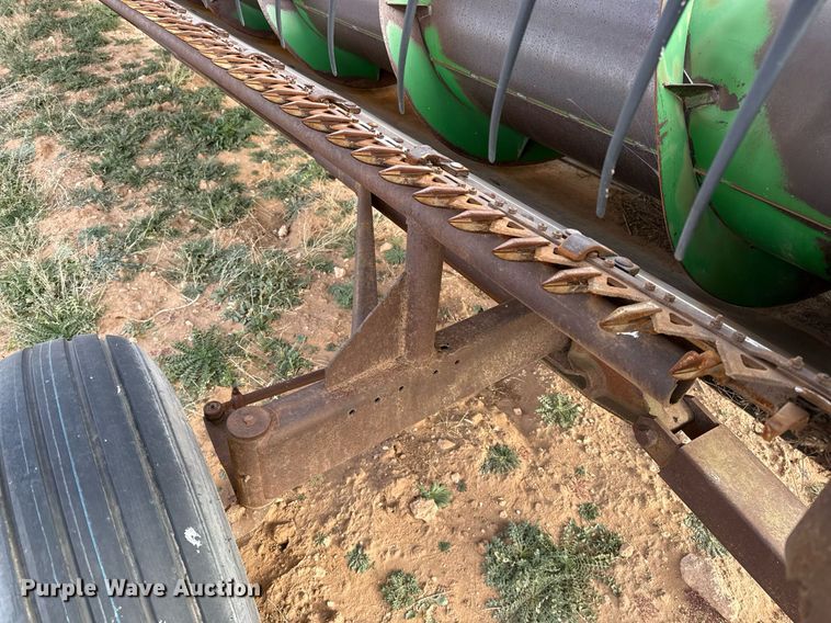 image for item EJ3455 1995 John Deere 930 rigid head