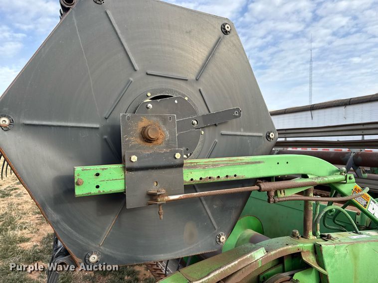 image for item EJ3455 1995 John Deere 930 rigid head