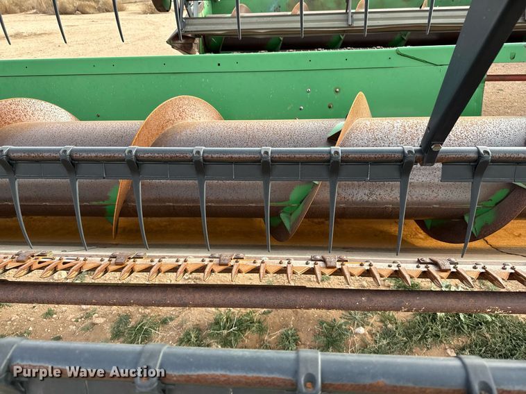 image for item EJ3455 1995 John Deere 930 rigid head