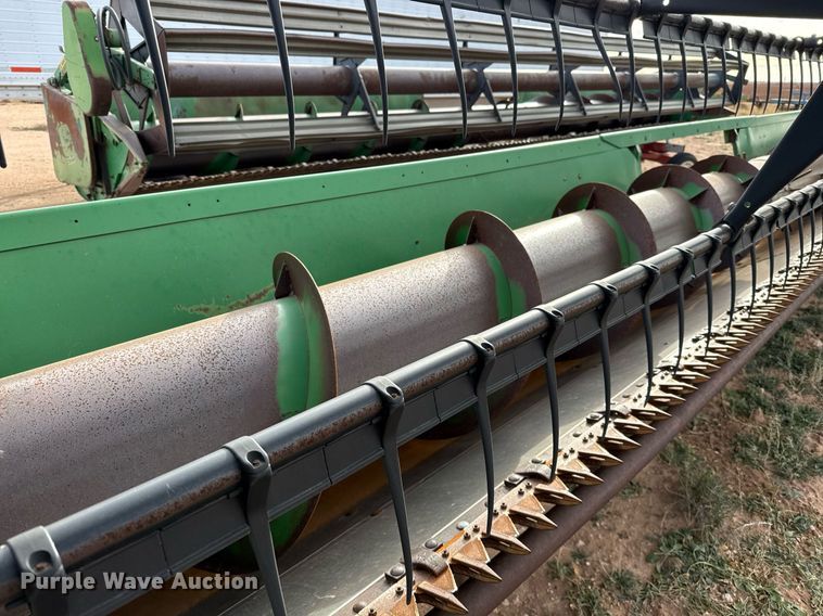 image for item EJ3455 1995 John Deere 930 rigid head