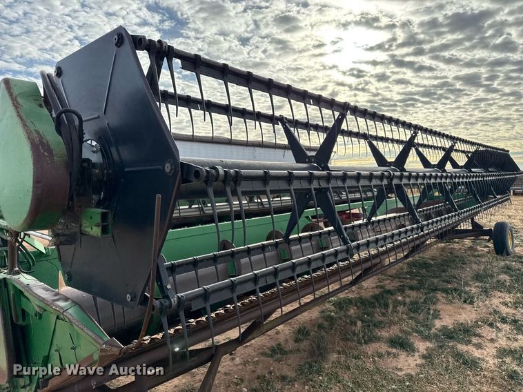 image for item EJ3455 1995 John Deere 930 rigid head