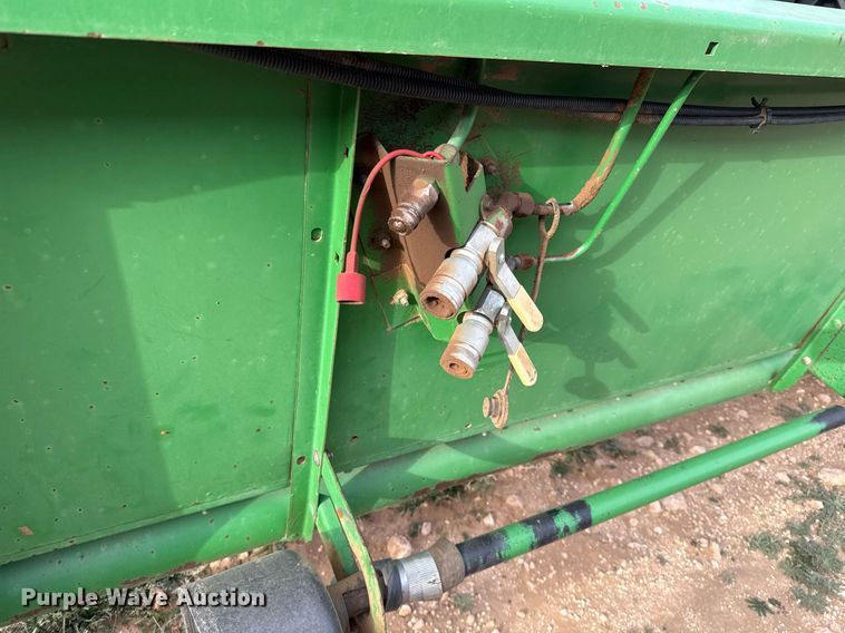 image for item EJ3455 1995 John Deere 930 rigid head