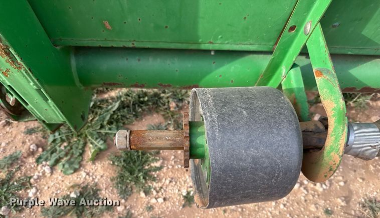 image for item EJ3455 1995 John Deere 930 rigid head