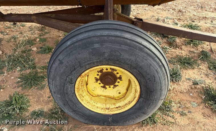 image for item EJ3455 1995 John Deere 930 rigid head