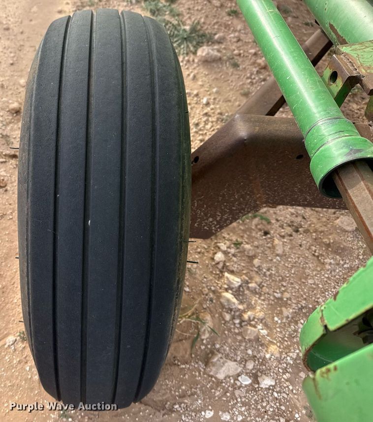 image for item EJ3455 1995 John Deere 930 rigid head