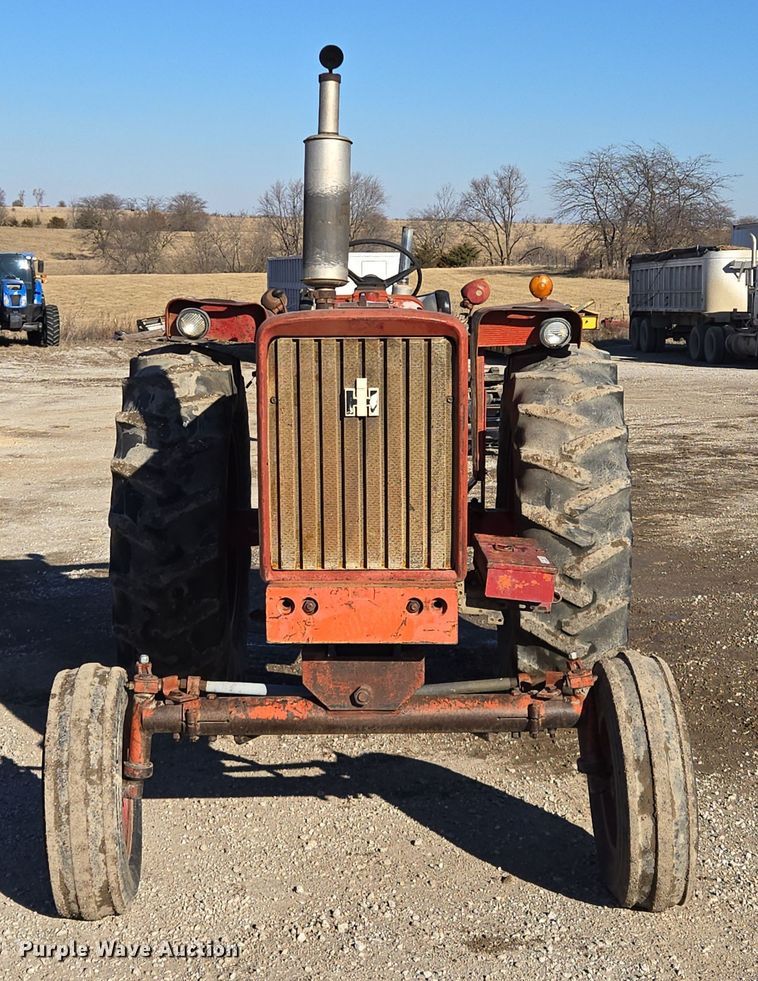 image for item EQ3912 1975 International Harvester Farmall 656 tractor