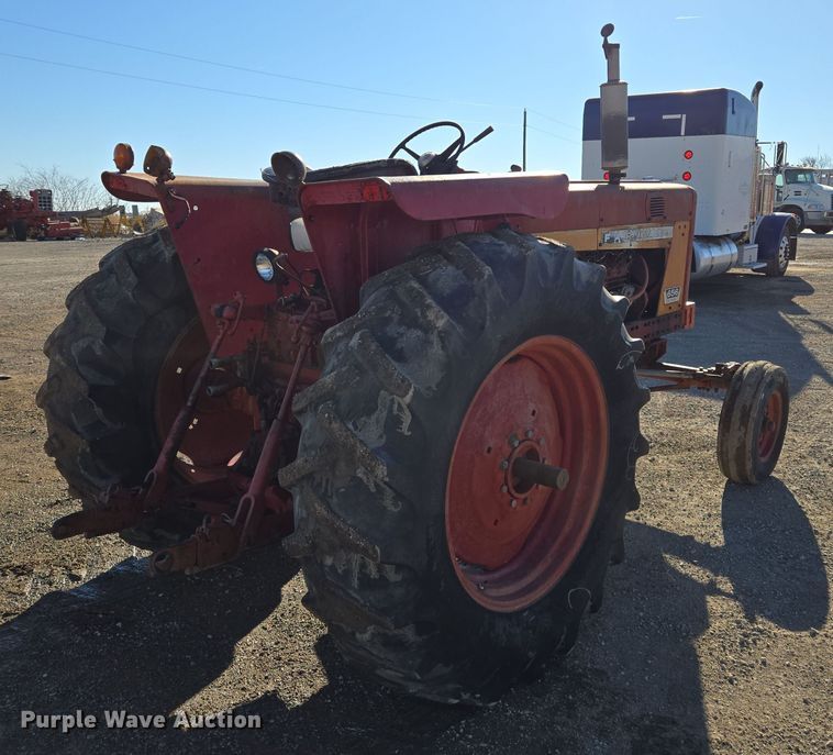 image for item EQ3912 1975 International Harvester Farmall 656 tractor