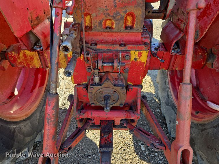 image for item EQ3912 1975 International Harvester Farmall 656 tractor