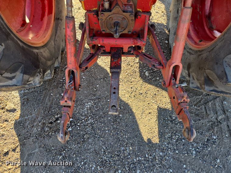 image for item EQ3912 1975 International Harvester Farmall 656 tractor