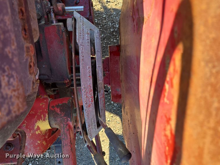 image for item EQ3912 1975 International Harvester Farmall 656 tractor