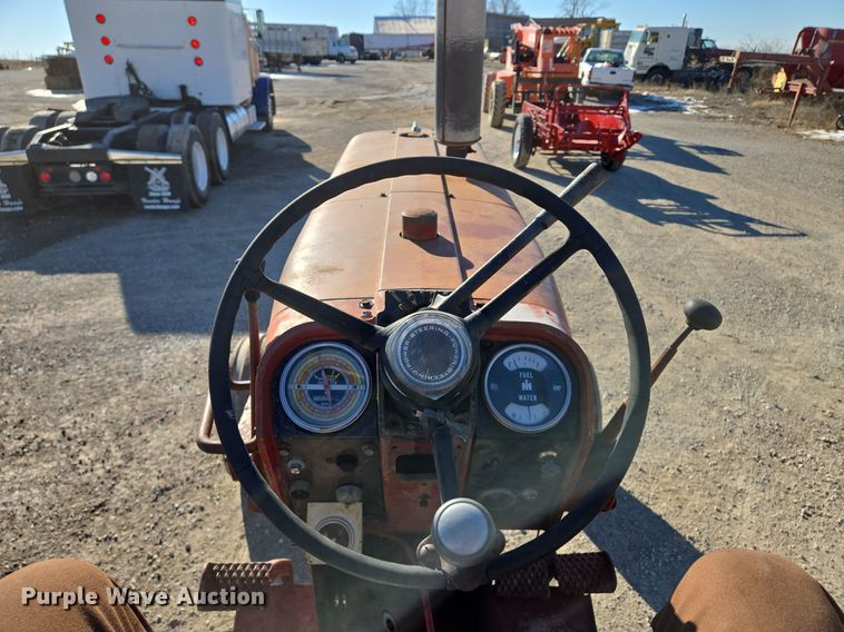 image for item EQ3912 1975 International Harvester Farmall 656 tractor