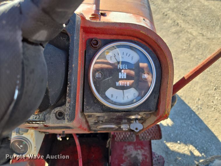 image for item EQ3912 1975 International Harvester Farmall 656 tractor