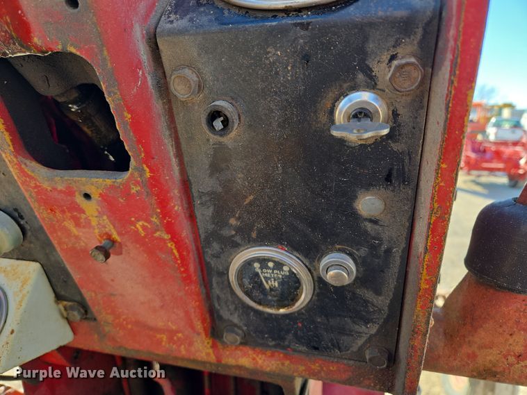 image for item EQ3912 1975 International Harvester Farmall 656 tractor