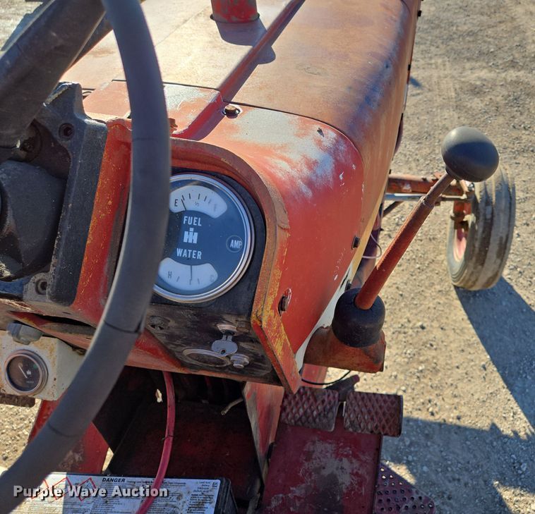 image for item EQ3912 1975 International Harvester Farmall 656 tractor