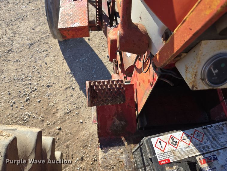 image for item EQ3912 1975 International Harvester Farmall 656 tractor