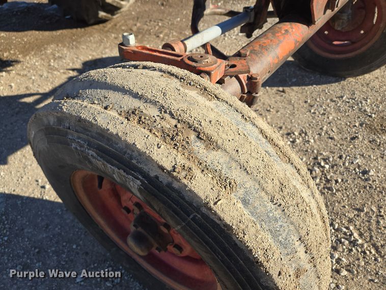 image for item EQ3912 1975 International Harvester Farmall 656 tractor