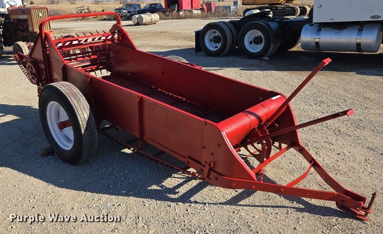 image for item EQ3913 International  manure spreader 