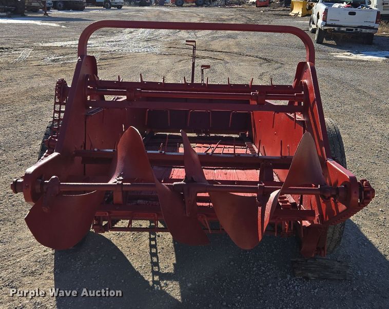 image for item EQ3913 International  manure spreader 