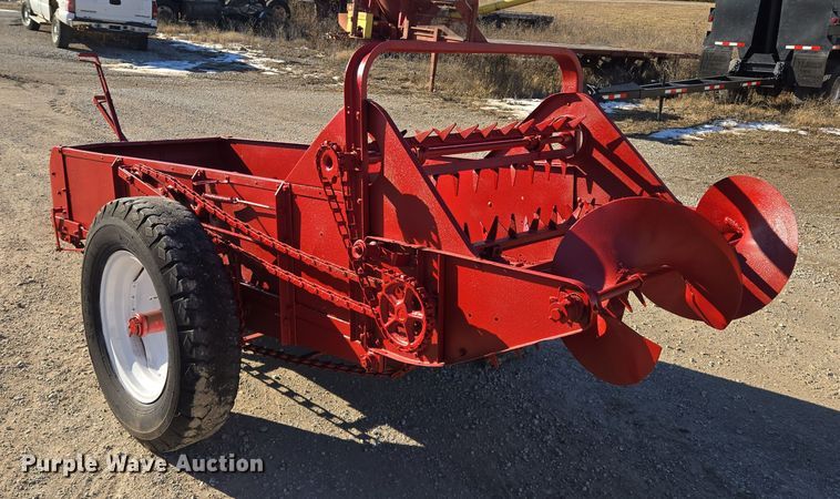 image for item EQ3913 International  manure spreader 