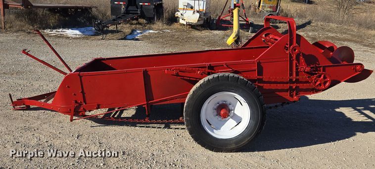 image for item EQ3913 International  manure spreader 