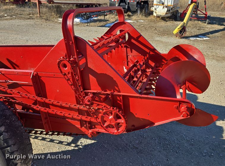 image for item EQ3913 International  manure spreader 