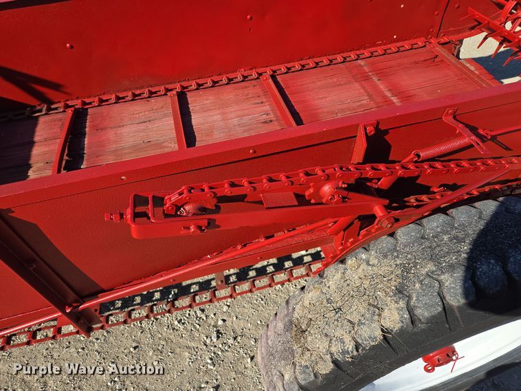 image for item EQ3913 International  manure spreader 