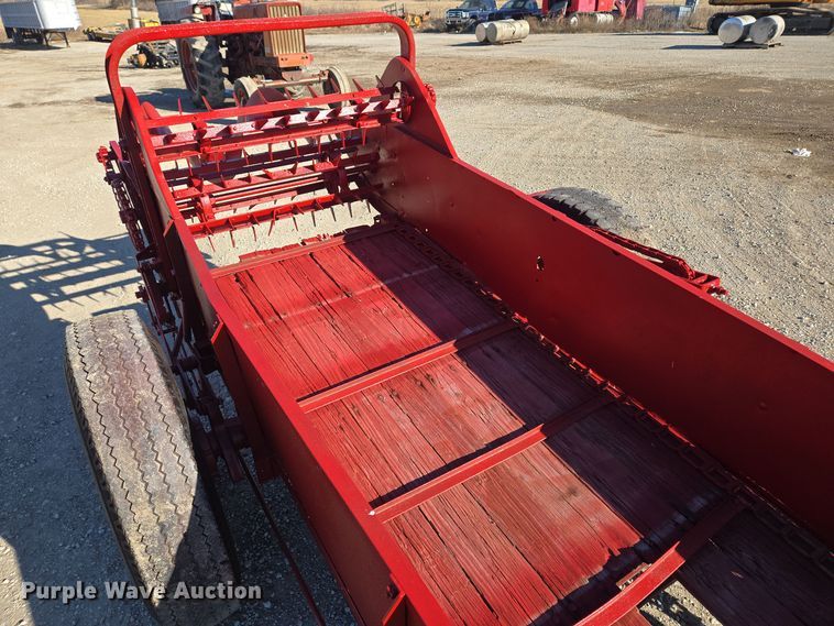 image for item EQ3913 International  manure spreader 