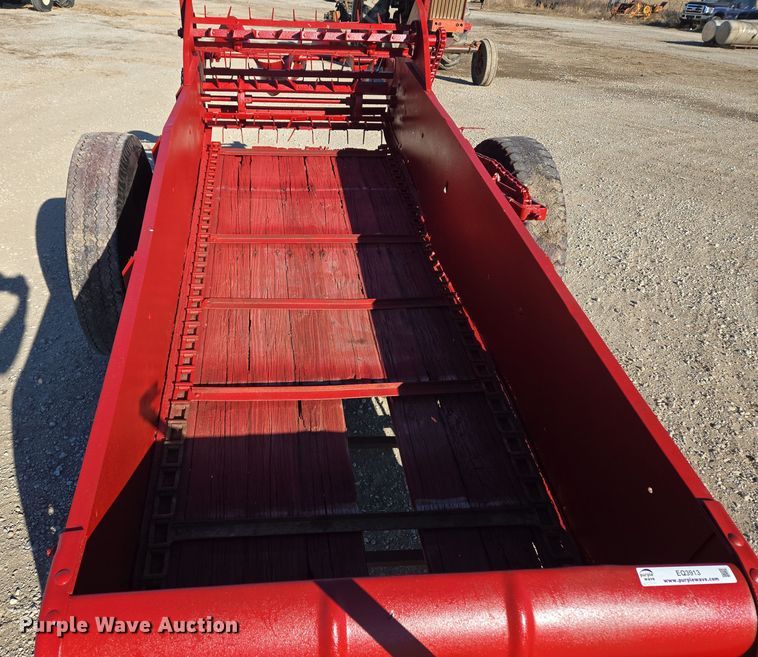 image for item EQ3913 International  manure spreader 