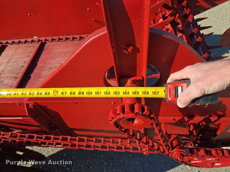 image for item EQ3913 International  manure spreader 