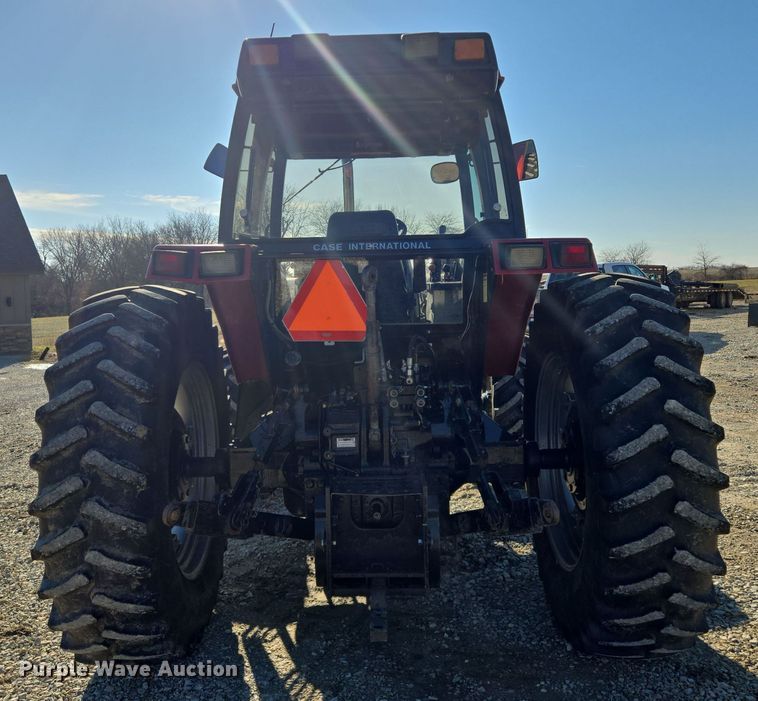 image for item EQ3921 1995 Case International  5240 MFWD tractor