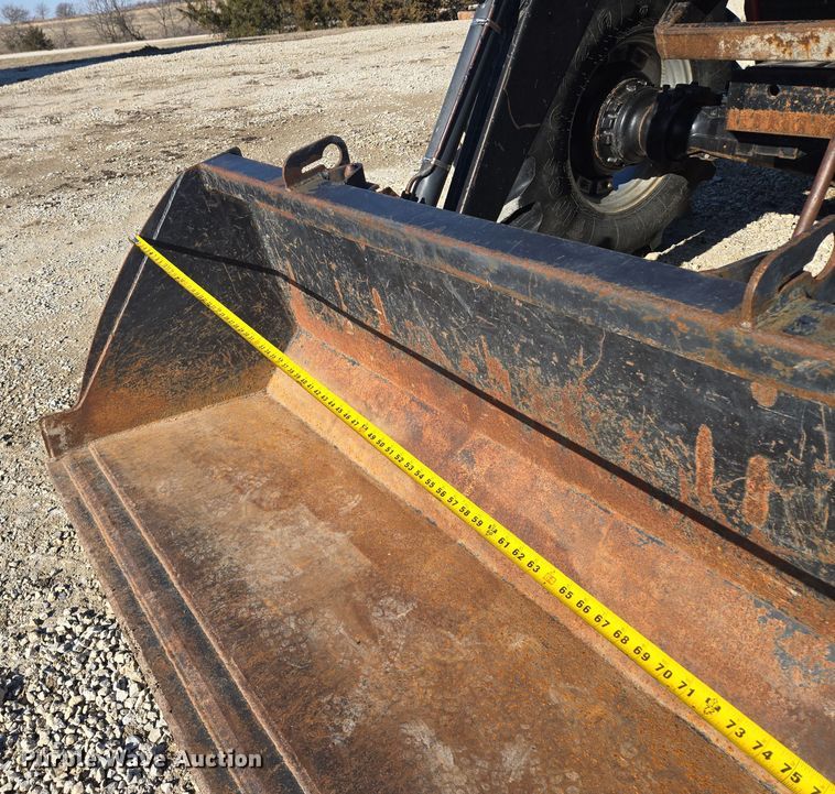 image for item EQ3921 1995 Case International  5240 MFWD tractor