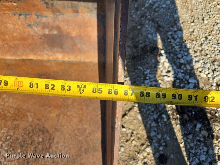 image for item EQ3921 1995 Case International  5240 MFWD tractor