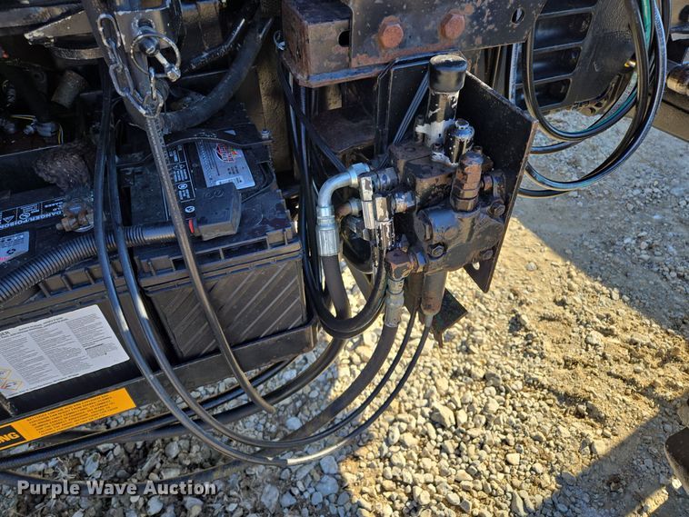 image for item EQ3921 1995 Case International  5240 MFWD tractor