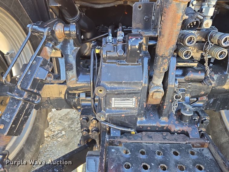 image for item EQ3921 1995 Case International  5240 MFWD tractor