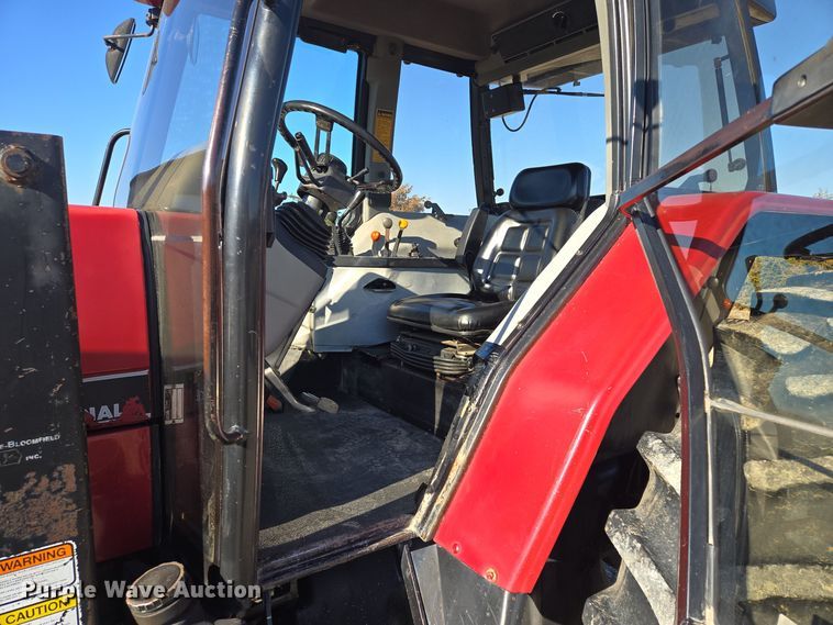 image for item EQ3921 1995 Case International  5240 MFWD tractor