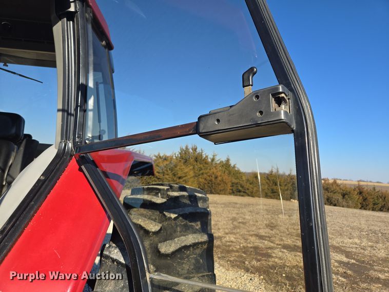 image for item EQ3921 1995 Case International  5240 MFWD tractor