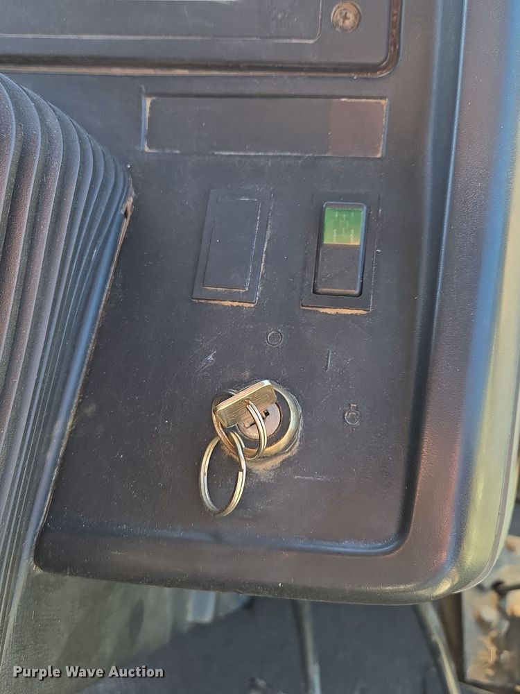 image for item EQ3921 1995 Case International  5240 MFWD tractor