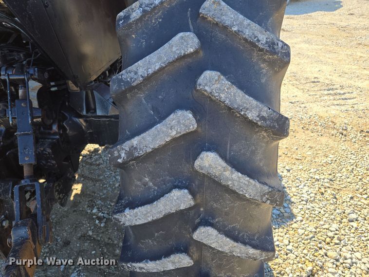 image for item EQ3921 1995 Case International  5240 MFWD tractor